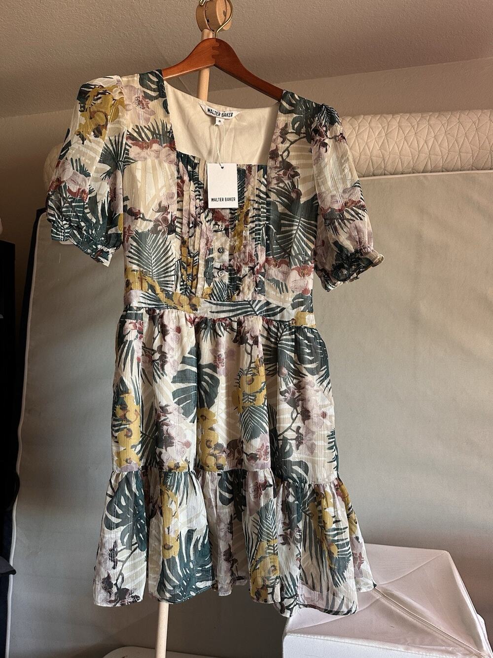 NWT Walter Baker Tropical Liza Dress Size 6 MSRP $228